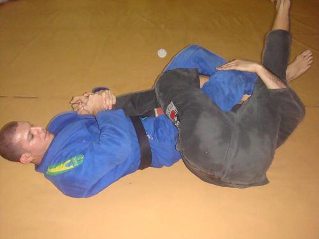 Pirillo Roriz ensina a defender a panturrilha e contra-atacar com um armlock