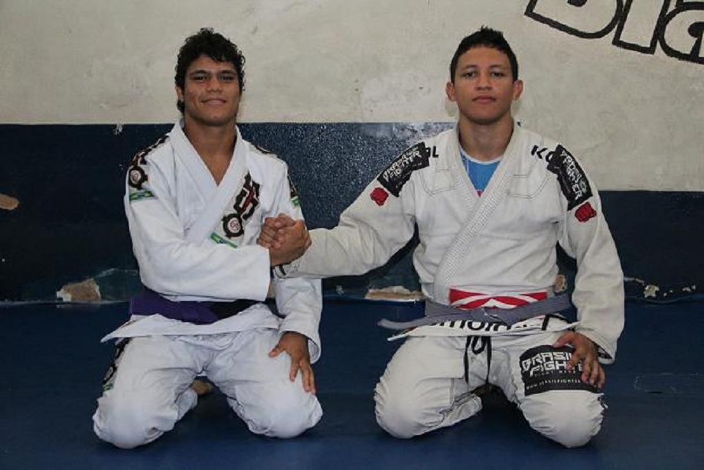 Passe a De La Riva e pegue as costas com Marcelo Marques