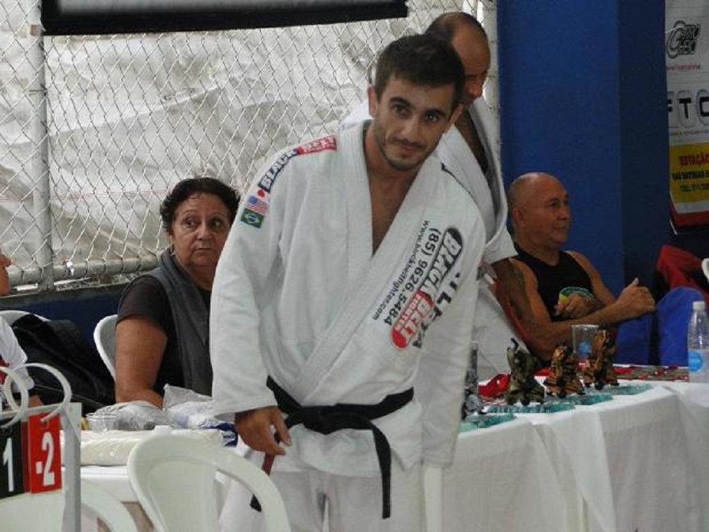 Pegue as costas ou finalize da guarda sentada com Hamilton Caminha