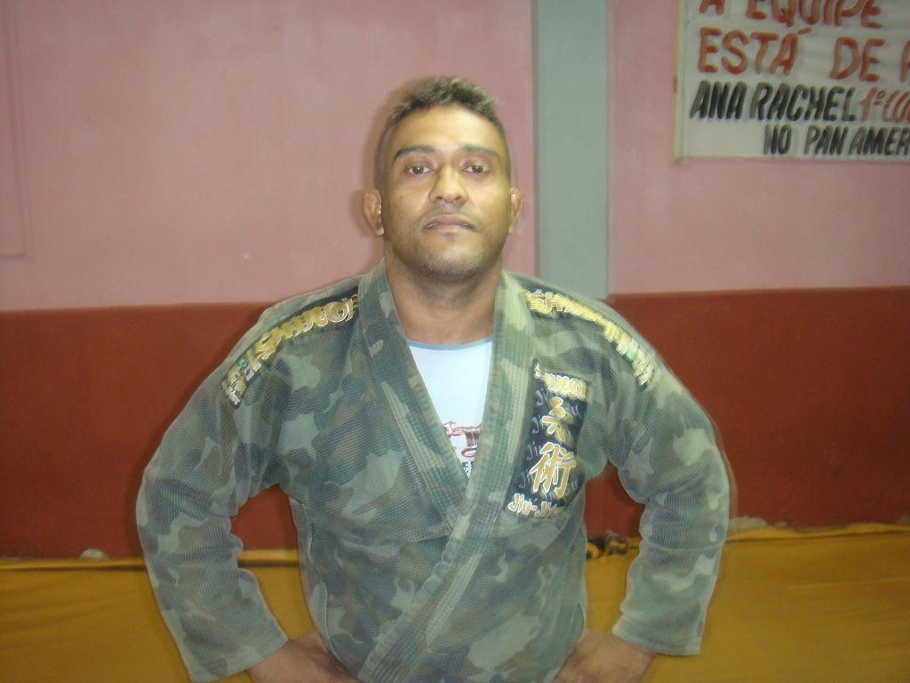 Aprenda a raspar e sair na frente no ínicio da luta com a qualidade de Elinor Batista