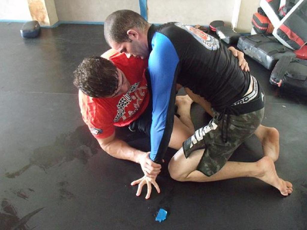 Caio Magalhães ensina a raspagem que ele quer usar no UFC São Paulo‏
