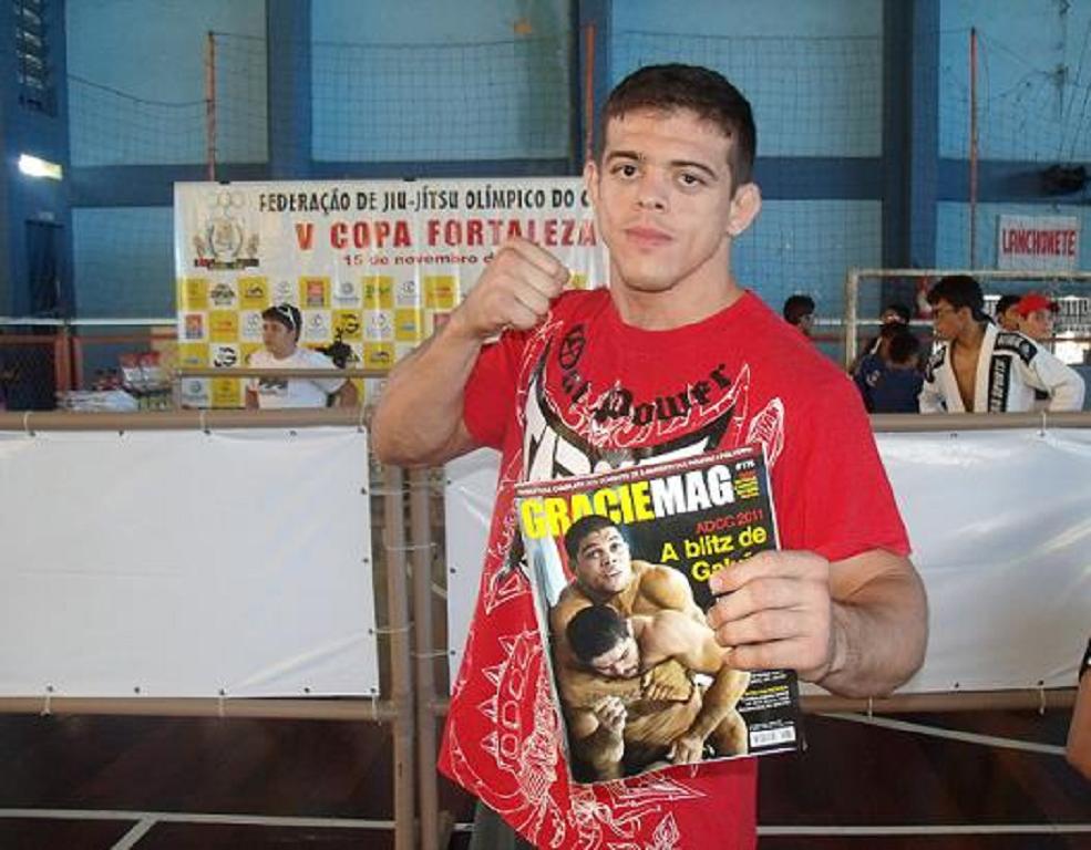 O treino de Caio para enfrentar Maldonado no UFC 142