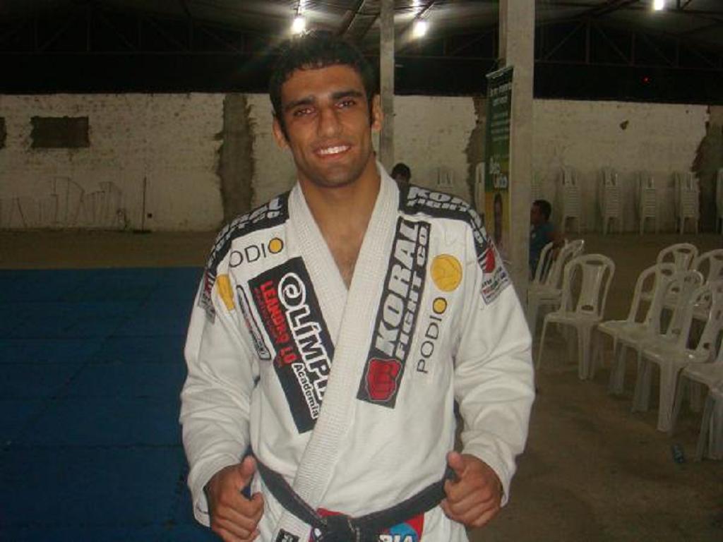 Aprenda uma das raspagens preferidas do Jiu-Jitsu de Leandro Lo