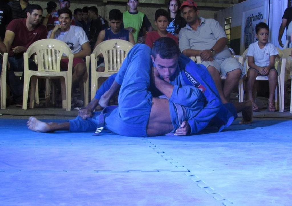 TV Meiaguarda – Cascavel Combat – Marcos Vinicios x Roberto Douglas