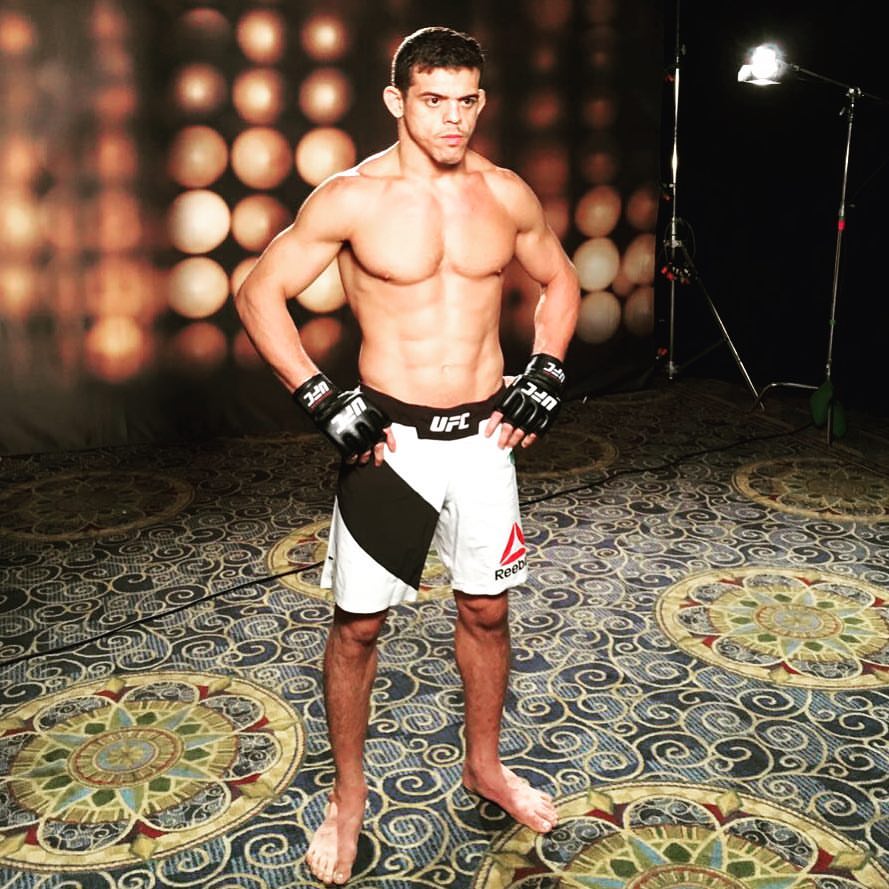 Na véspera do UFC 203, reveja o nocaute de Caio Magalhães sobre Trevor Smith